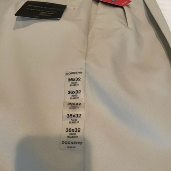 Levi Dockers Brand new with tags! - Picture 5 of 9